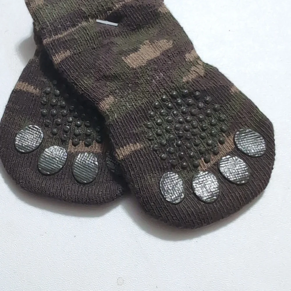 M/L Camo Dog Socks with Treads New Booties